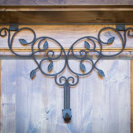 Village Lighting Adjustable Ivy Wreath Hanger